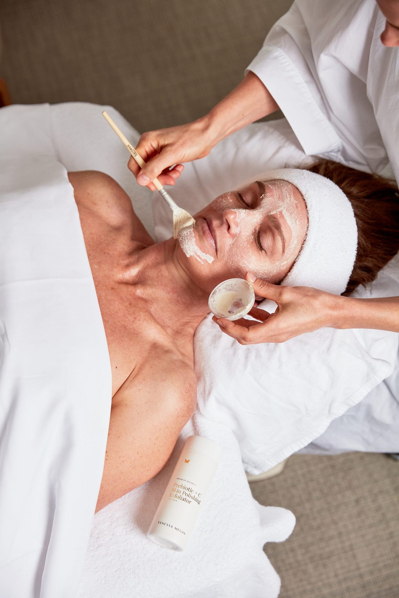Facial mask application